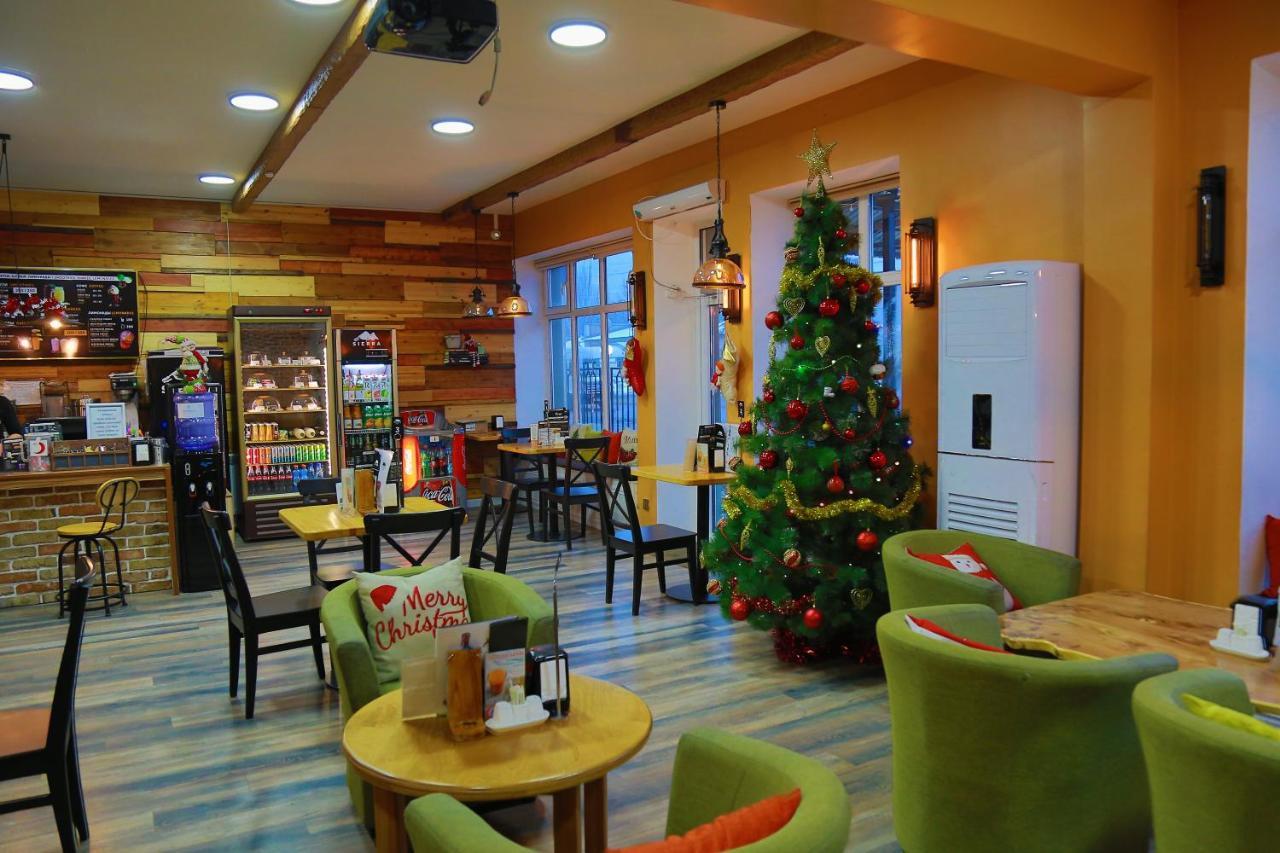 Madanur Hotel Karakol Exteriör bild